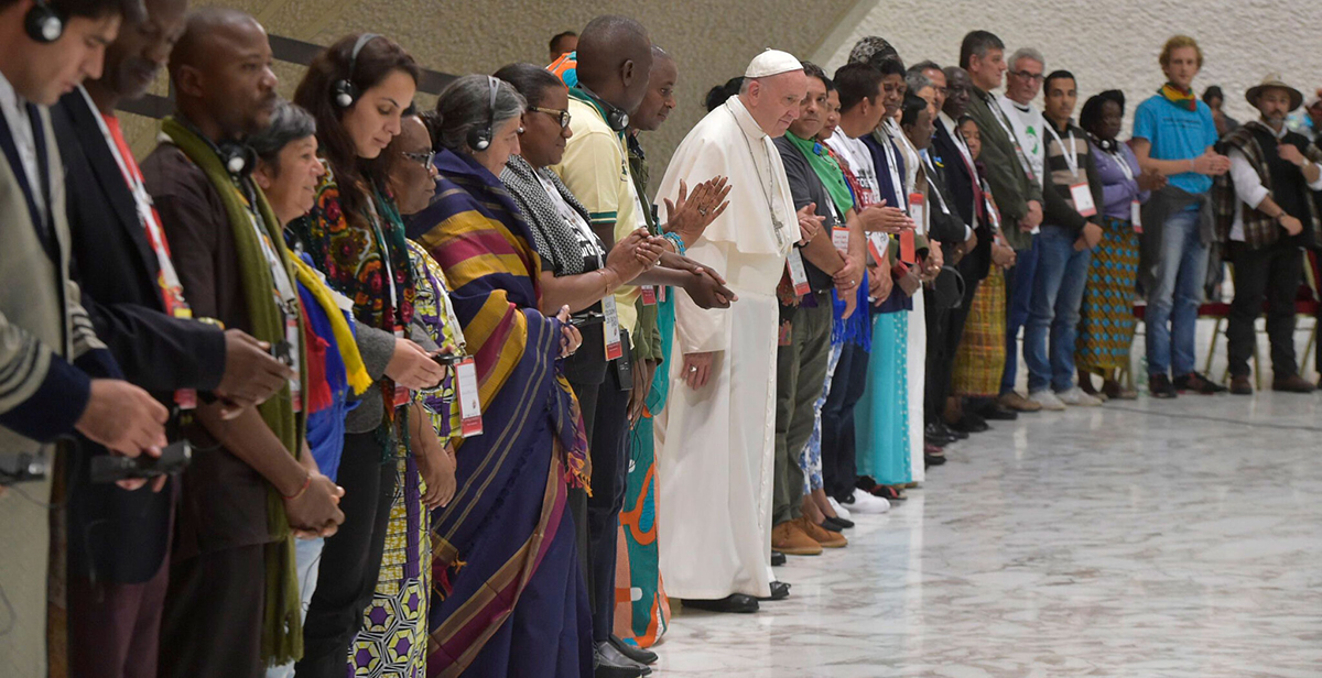 Papa Movimientos Populares Scaled Copia 2