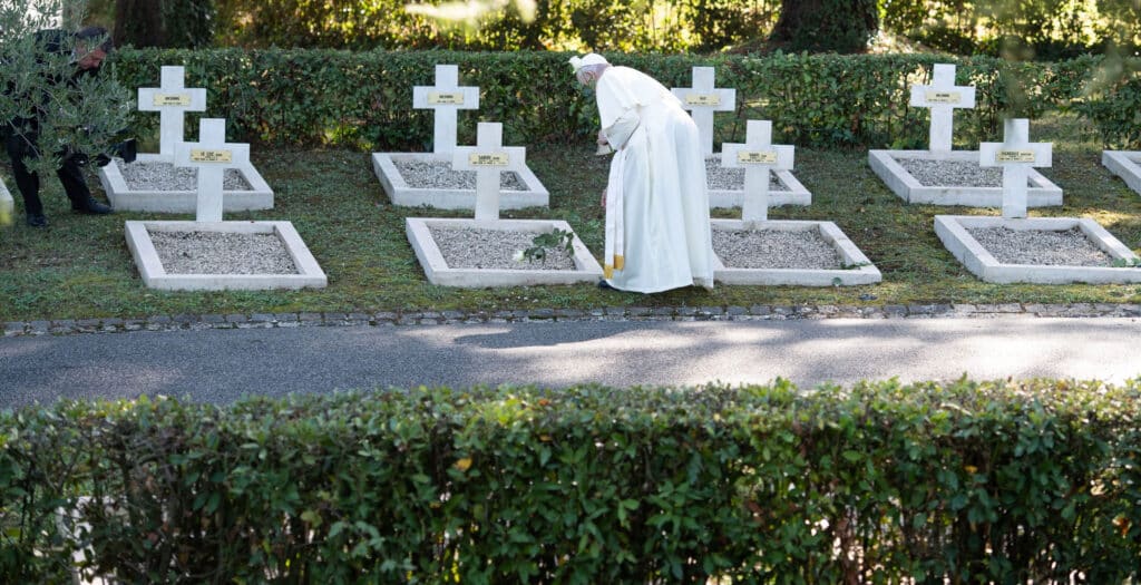 Papa Francisco misa difuntos, día de los fieles difuntos