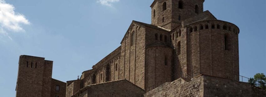 Se llevan el féretro en pleno funeral en Cataluña por no celebrarse en castellano