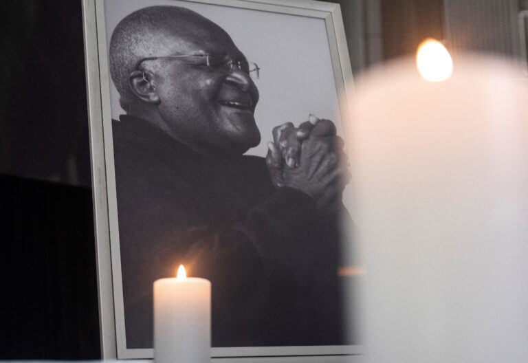 Vigilia de oración por el fallecimiento del arzobispo anglicano sudafricano Desmond Tutu