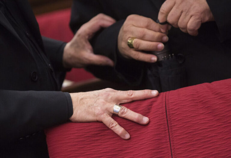 Los obispos responden al informe de abusos de El País: “Sería deseable que tuviera mayor