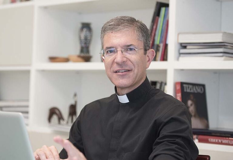 La historia completa del Opus Dei: con luces y sombras