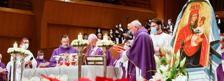 El papa Francisco, en la misa en Atenas