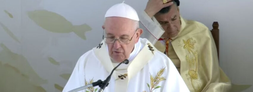El papa Francisco celebra la misa en Nicosia (Chipre)