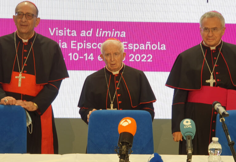 El cardenal Omella, el cardenal Cañizares y el arzobispo Planellas