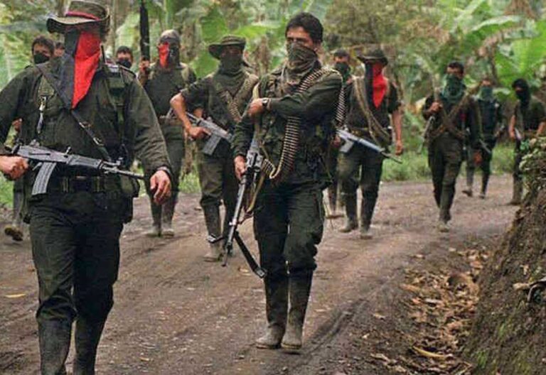 Las FARC y el ELN se enfrentan desde inicio de enero