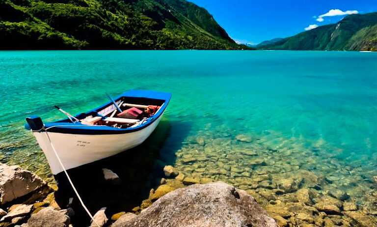 Lago Tagua Tagua, región de los Lagos, Chile