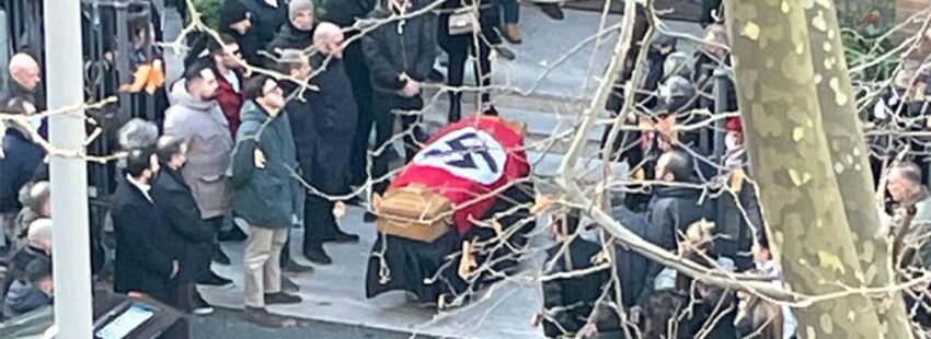 La diócesis de Roma condena el uso de una bandera nazi al final de un funeral