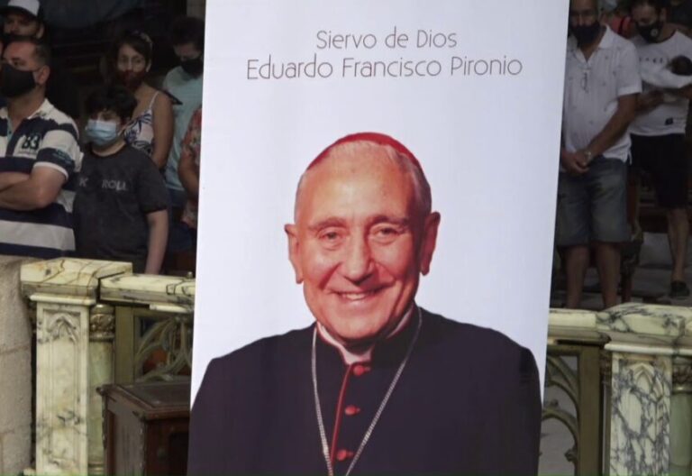 El cardenal Pironio, creador de las JMJ, más cerca que nunca de los altares