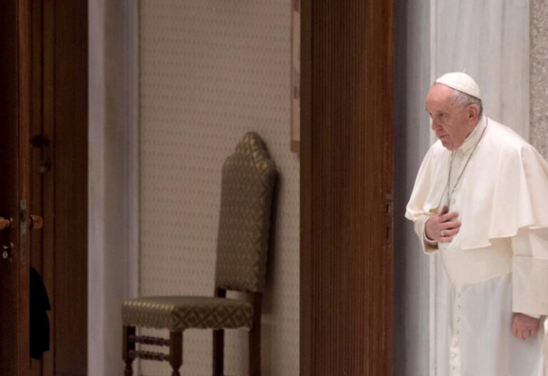 El Papa llama al presidente de Ucrania: “Siento un profundo dolor”