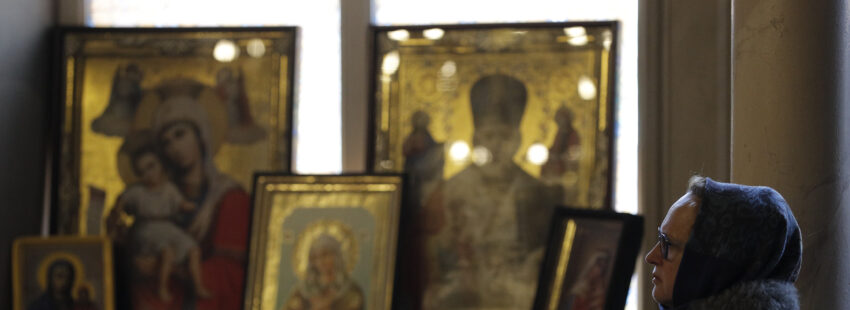 Fieles ortodoxos en Ucrania