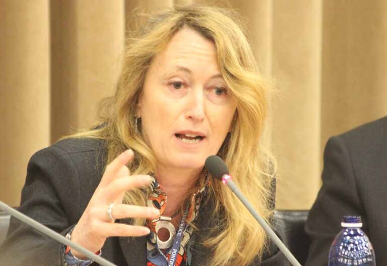 Elisabetta Piqué, corresponsal de La Nación de Buenos Aires en el Vaticano