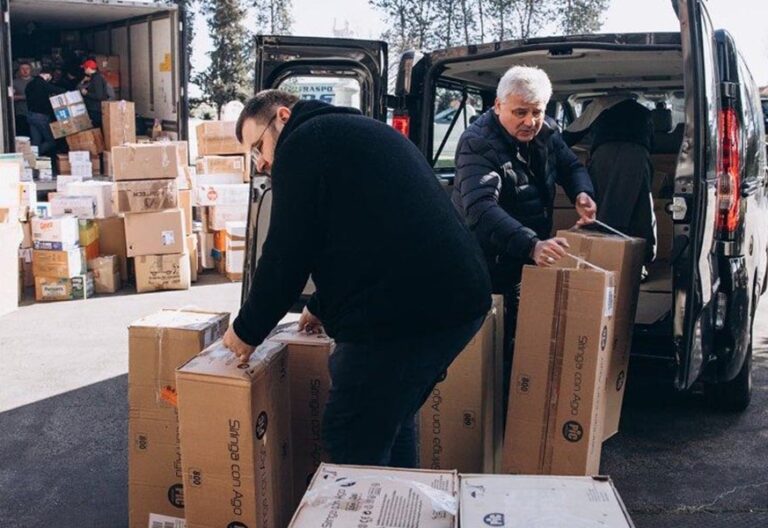 Francisco envía material médico para los refugiados ucranianos