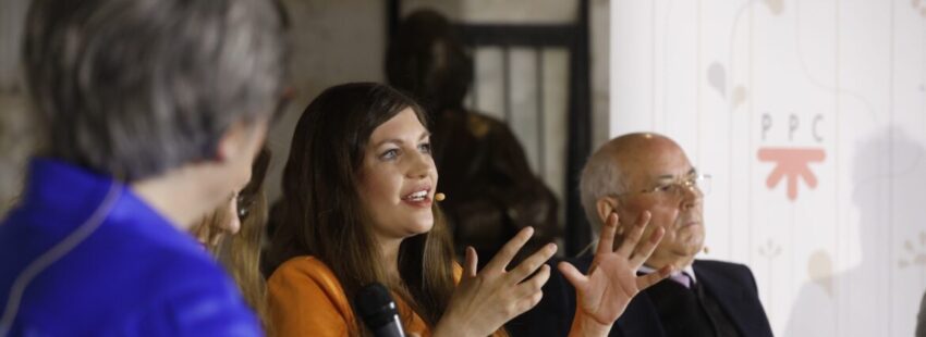 Jacqueline Straub: “Cuando dije por primera vez que quería ser sacerdote se reían, ahora me