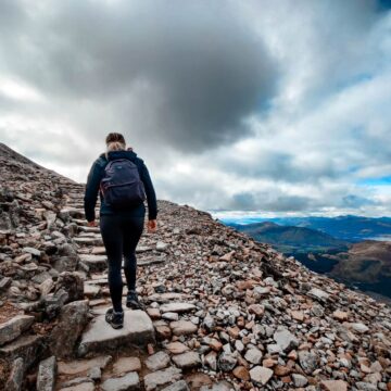 ascender, perseverar