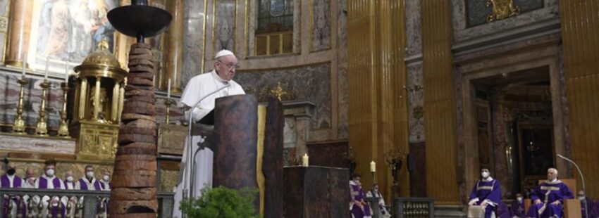 “Para los que siguen a Jesús no es tiempo de dormir, de dejarse narcotizar el alma”, advierte