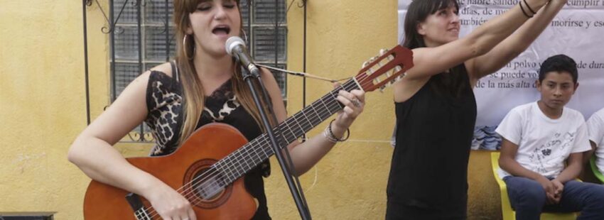 Rozalén apoyará los proyectos educativos de Entreculturas en Ecuador