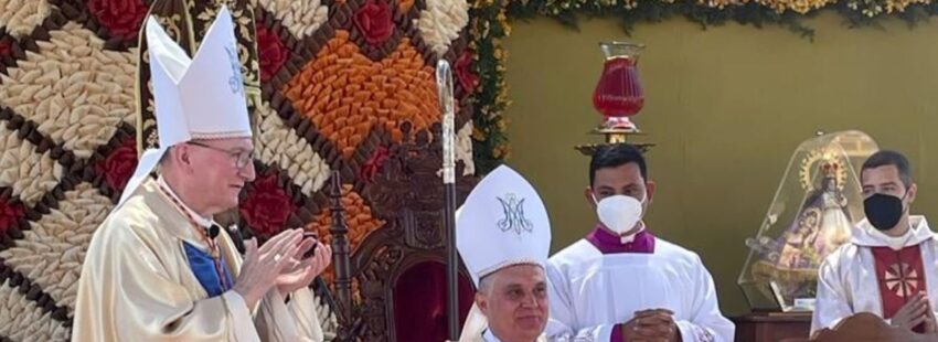 Pietro Parolin y Javier Herrera