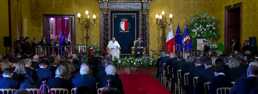 Malta recibe al Papa entre aplausos… por su defensa de la paz y los migrantes