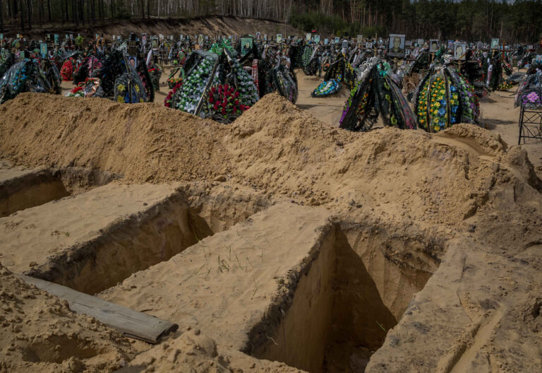 Más que gestos por una paz que no llega