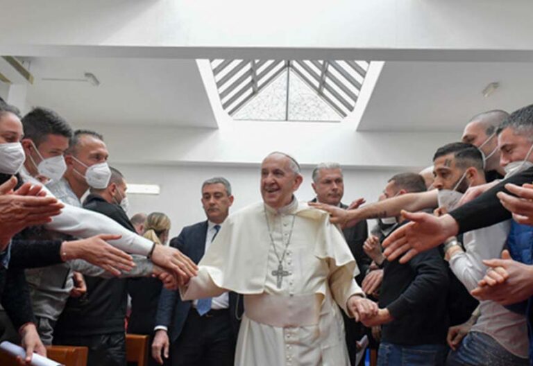 Francisco pide a los gobernantes por Navidad un “gesto de clemencia” para los presos