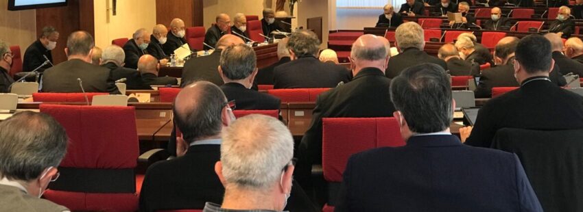 Los obispos defienden rezar ante las clínicas abortivas: “Al Estado no le corresponde hacer