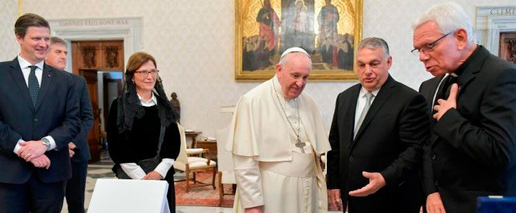 Viktor Orban con el papa Francisco en el Vaticano