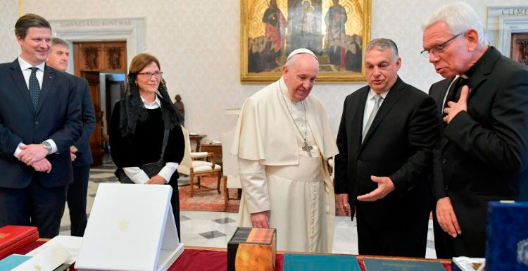 Viktor Orban con el papa Francisco en el Vaticano