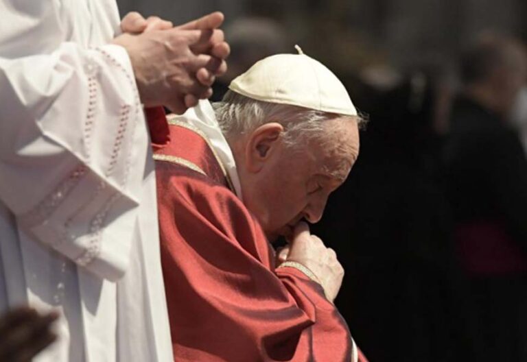 Cantalamessa reivindica la verdad de la Pasión de Jesús en la época de las fake news