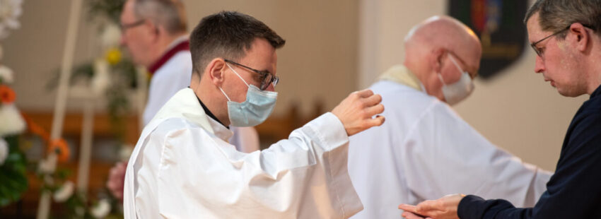 Los católicos ingleses: de vuelta a misa (por fin) en Pentecostés