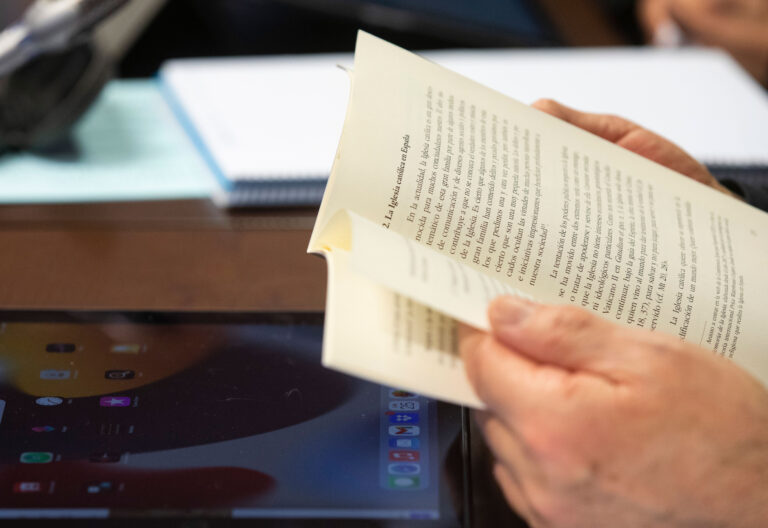 Los obispos españoles se comprometen a trabajar ecuménicamente en la defensa de la mujer, el