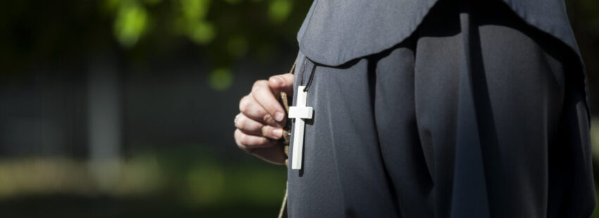 Los religiosos no sacerdotes podrán ser superiores generales