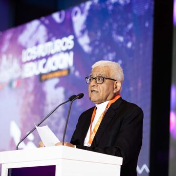 Miguel Cabrejos en la apertura del XXVII Congreso de la CIEC