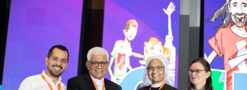 Miguel Cabrejos recibe premio otorgado por la CIEC