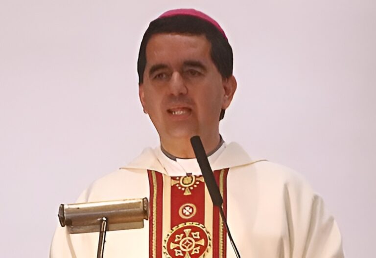 Chile: el obispo Roncagliolo, investigado