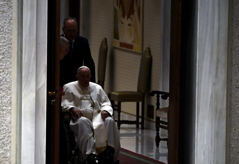 El Papa: “Quien conoce a Jesús, no se encierra en la sacristía”