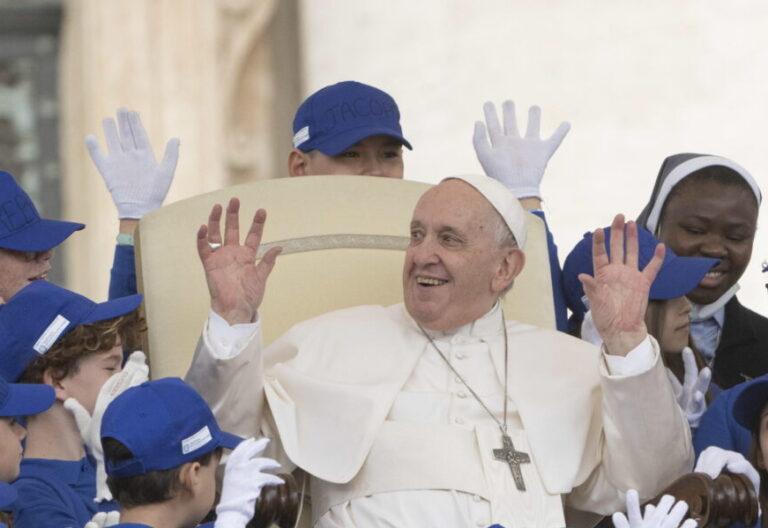 Francisco a los jóvenes: “Practicar la fe no es cosa de viejos”