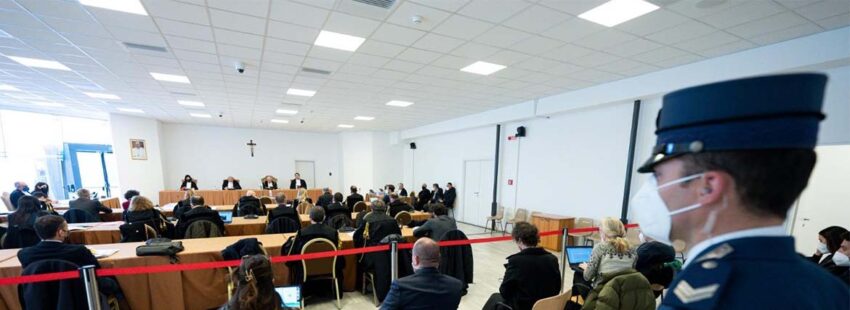 El cardenal Becciu ante los jueces: niega todas las acusaciones contra él