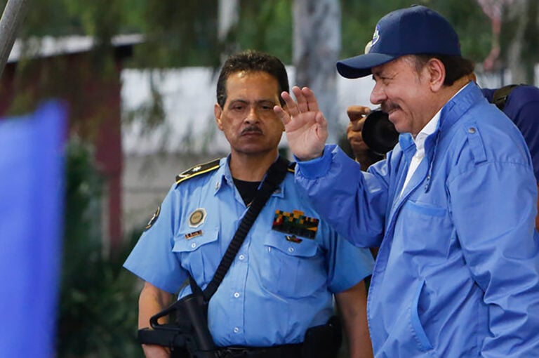 Daniel Ortega persigue a la Iglesia