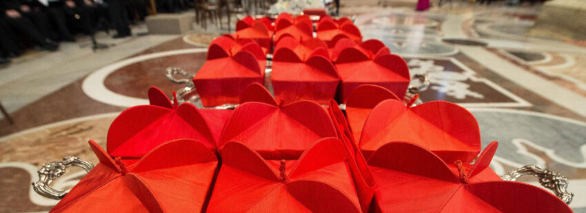 El curioso caso de un cardenal que perdía su derecho a voto en un cónclave este año y ahora