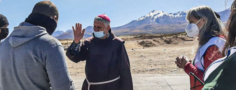 Chile: el Ministro General de los Franciscanos acompaña a obispo electo de Iquique en su