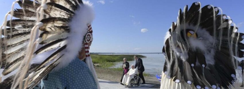 Francisco agradece a las “abuelas indígenas” de Canadá su papel en la “transmisión de la