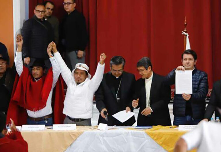 Mesa de diálogo en Ecuador