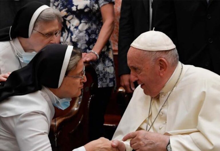 Francisco: “Despertémonos del sueño y salgamos de la indiferencia para descubrir la propia