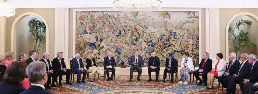 Felipe VI recibe a Cáritas Española en la Zarzuela