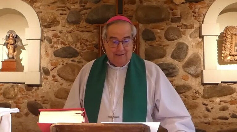 El arzobispo de Córdoba pidió justicia por los bebés fallecidos en un neonatal