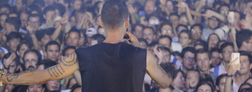 El arzobispo de Santiago saca la cara por los jóvenes de la PEJ: “Se han divertido sanamente”