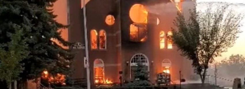 queman iglesia en Canada (año 2021)