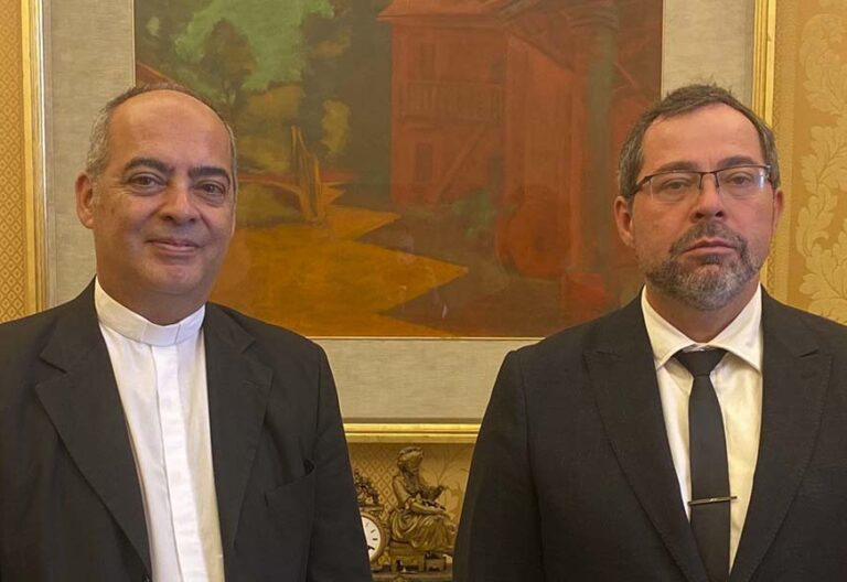 Francisco recibe al embajador de Ucrania al día siguiente del delegado de Kirill