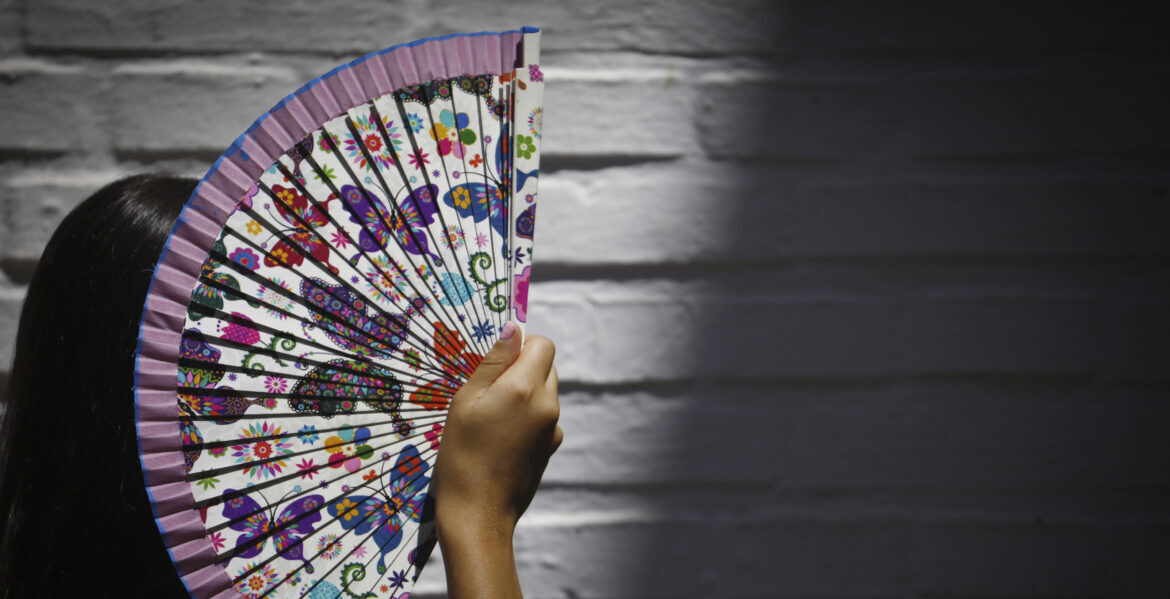 Mujerabanicoverano2022
